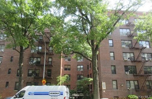 2244 Bronx Park E Unit 6L