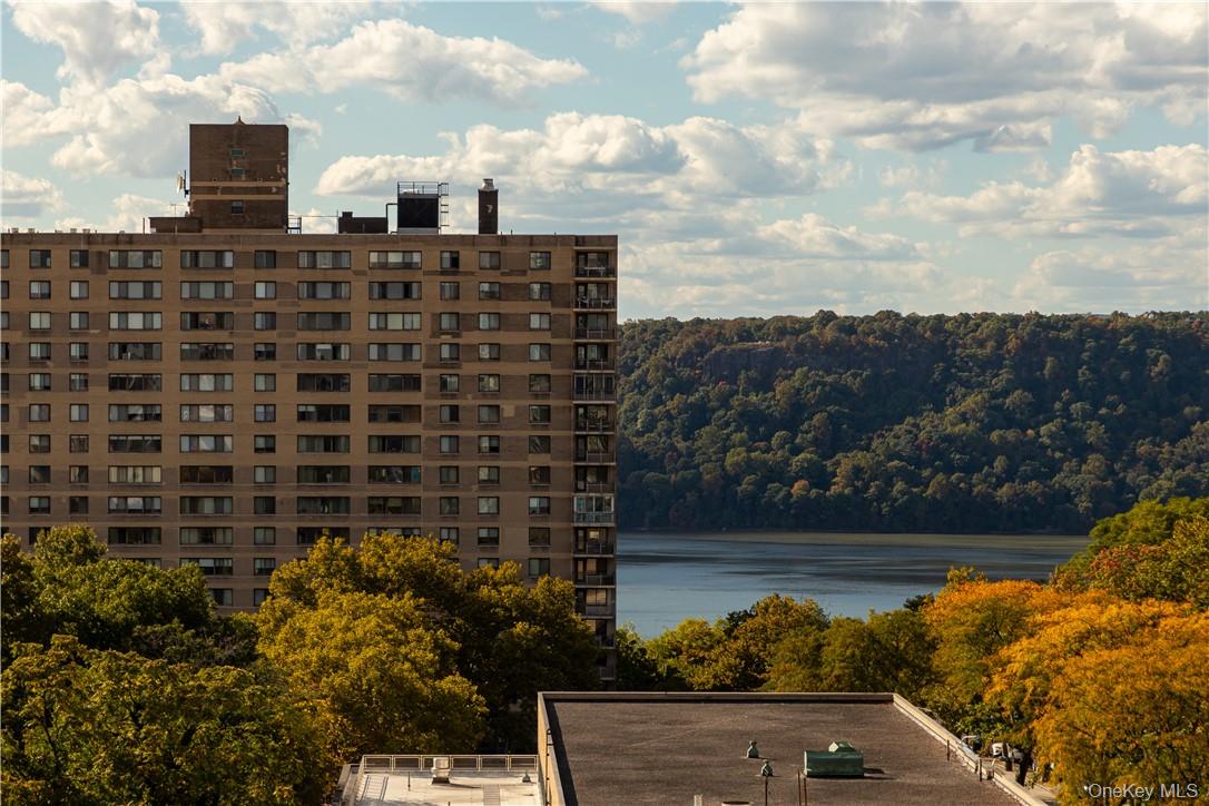 640 W 237th St Unit 12B