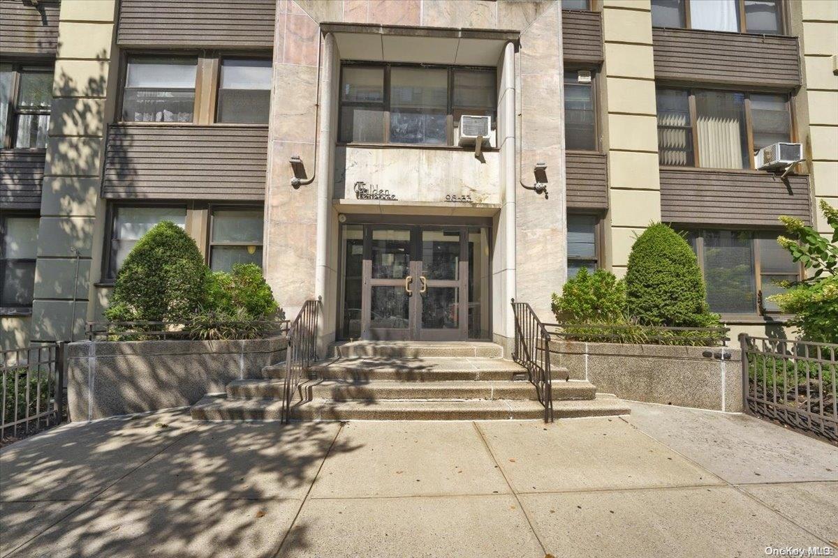 9833 64th Ave Unit 4F