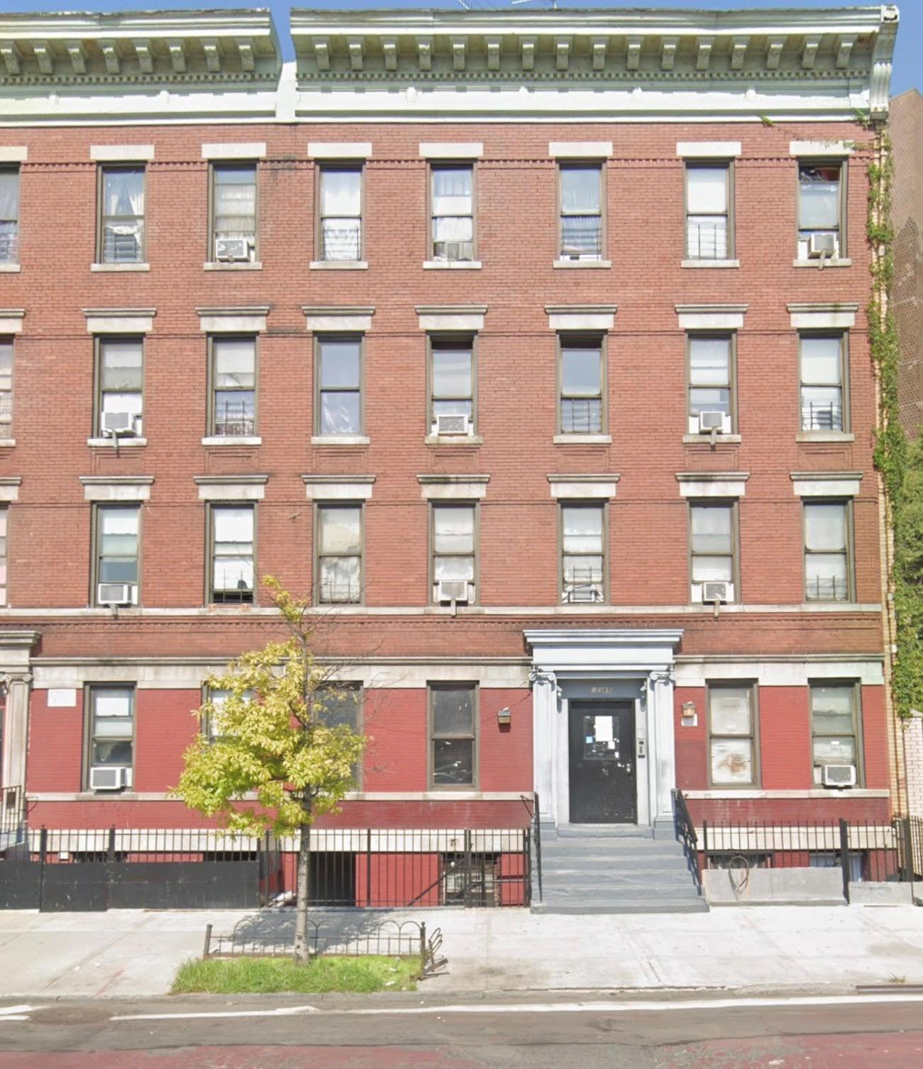 2089 Webster Ave