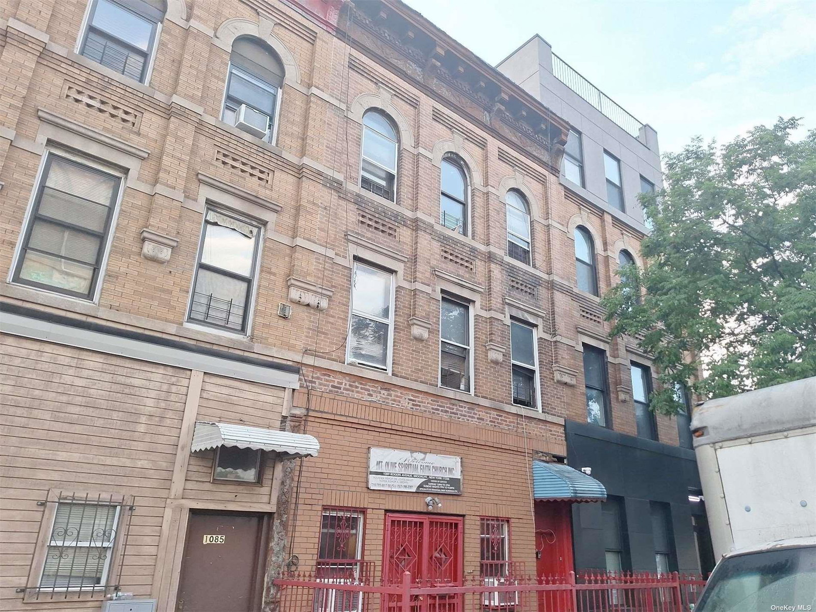 1089 Rogers Ave