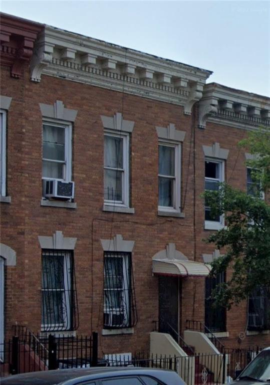 975 Rogers Ave