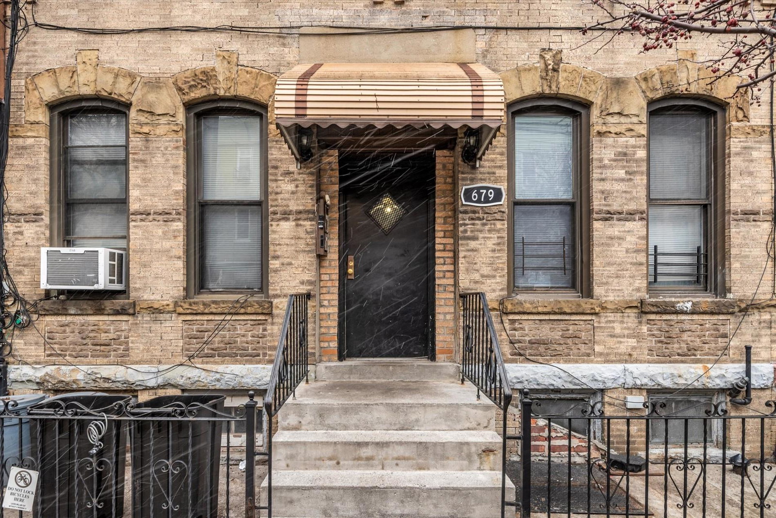 679 Onderdonk Ave