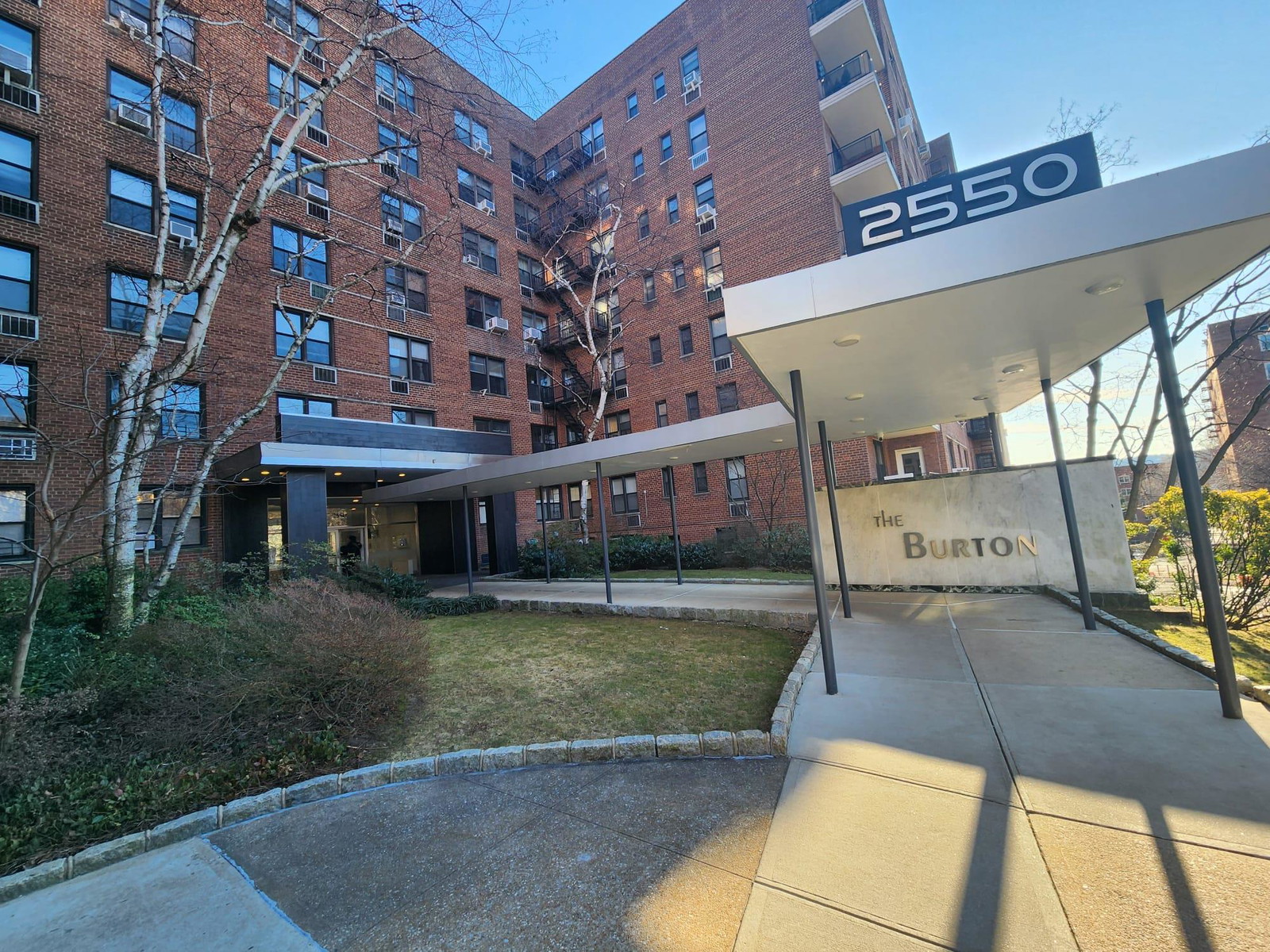 2550 Independence Ave Unit 7L