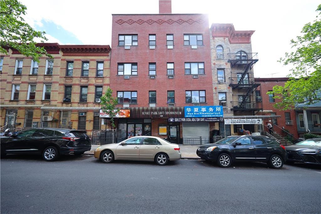 462 52nd St Unit 2D