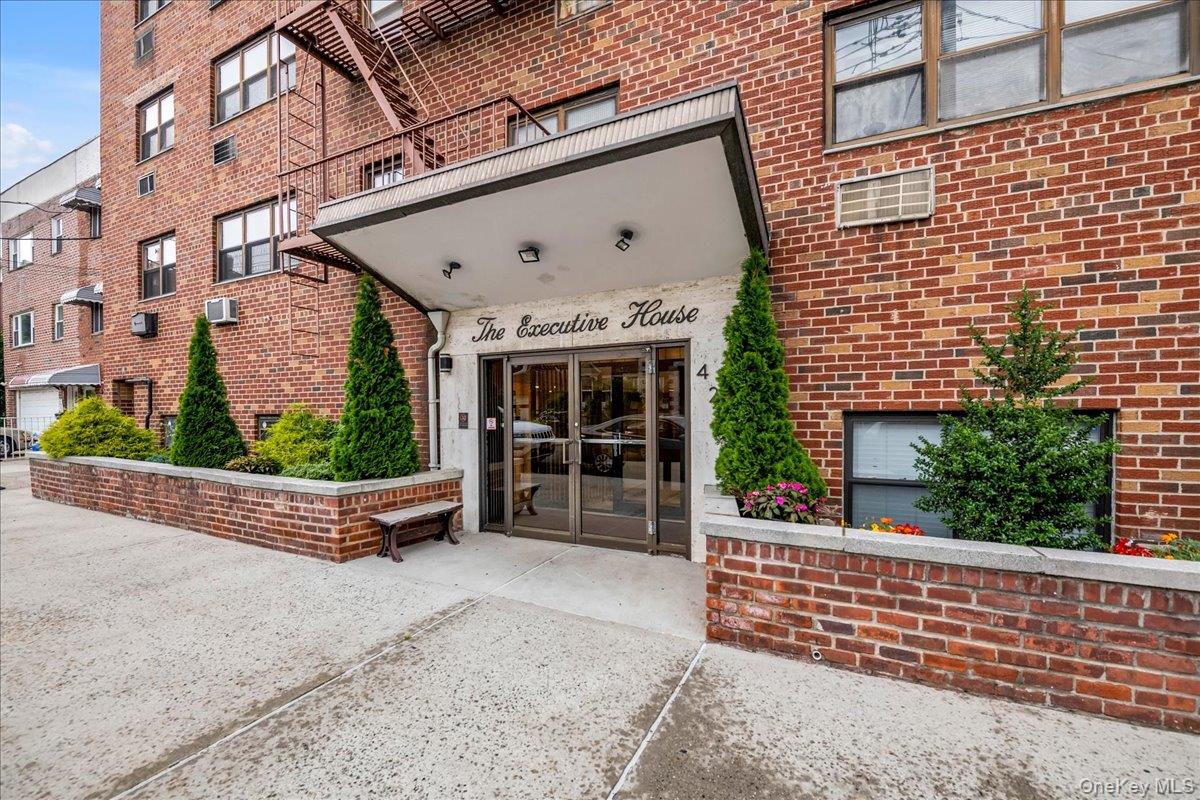 4200 Herkimer Pl Unit 6C