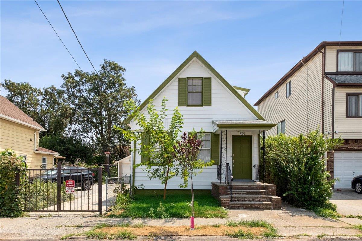 315 Oder Ave