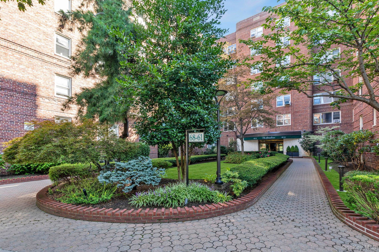 6861 Yellowstone Blvd Unit 519