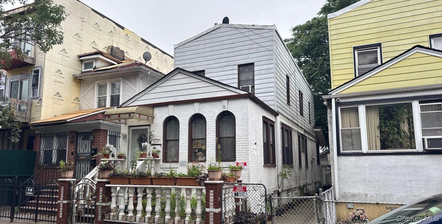 400 E 49th St