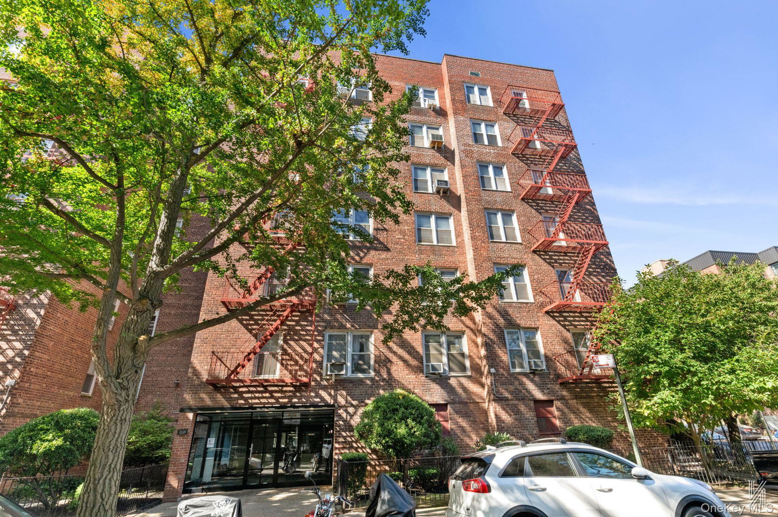 3304 91st St Unit 5L