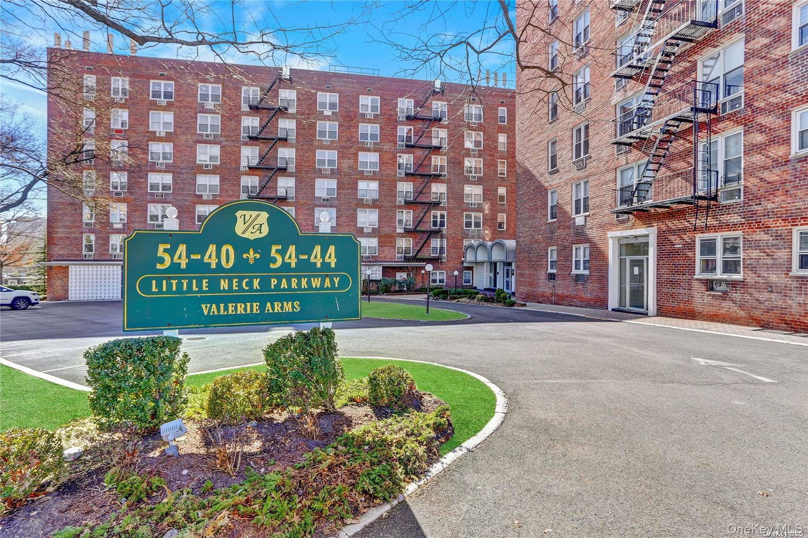 5444 Little Neck Pkwy Unit 5O