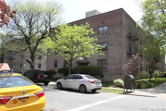 78-37 Main Street Street Unit 2G