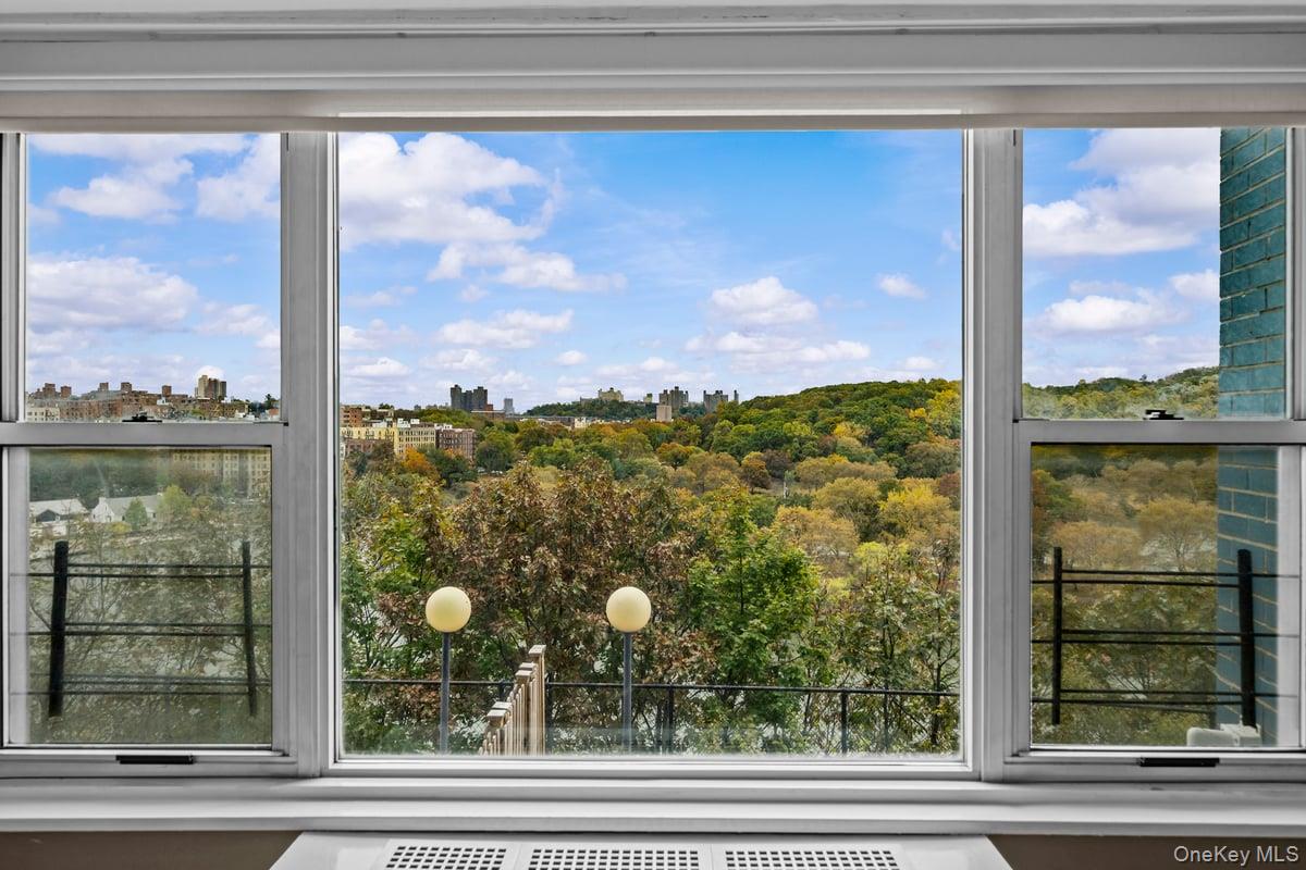 2400 Johnson Ave Unit 2F