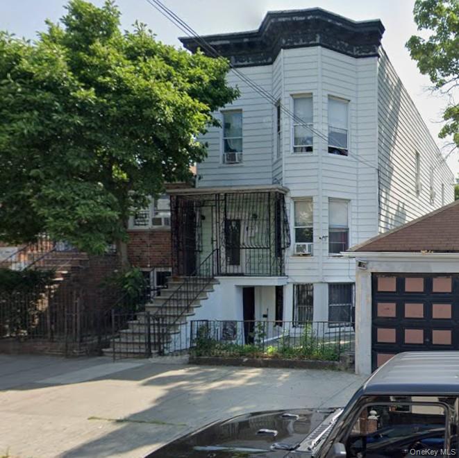 1210 Beach Ave