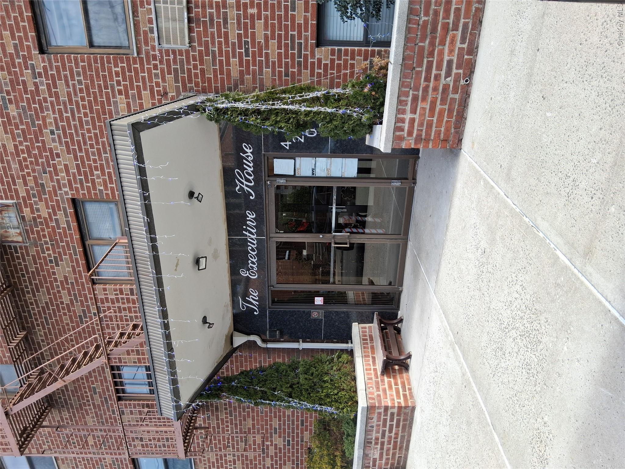 4200 Herkimer Pl Unit 4E