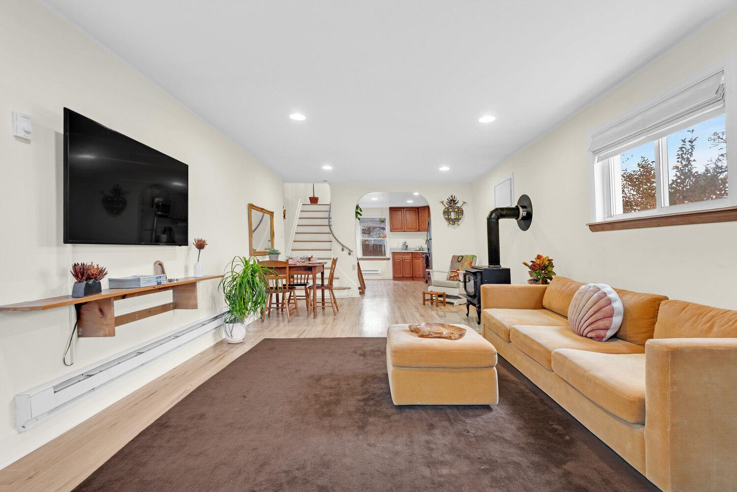 345 Dormans Court