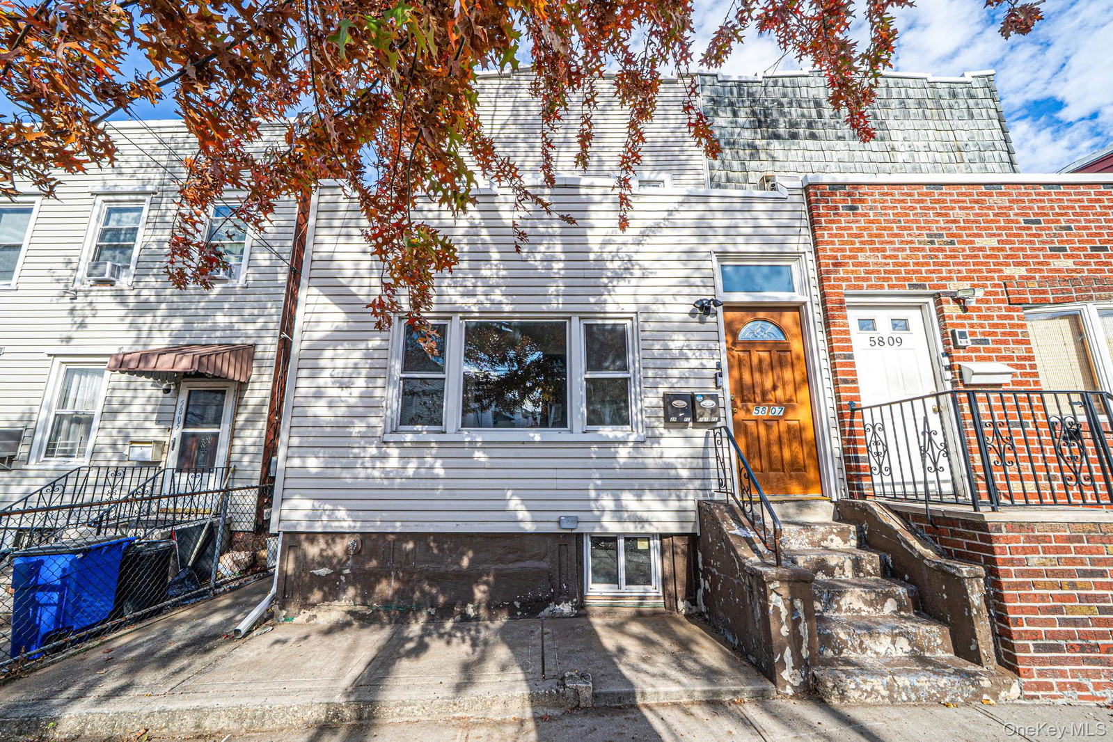 5807 Maspeth Ave