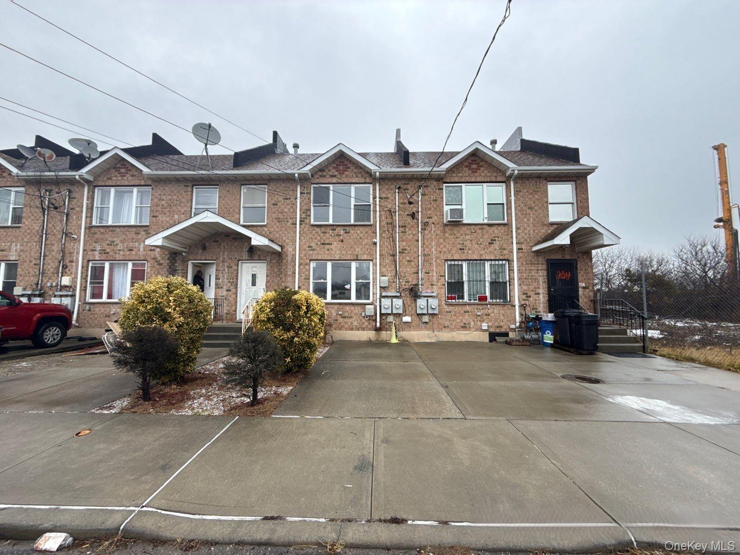 160 Beach 30th St