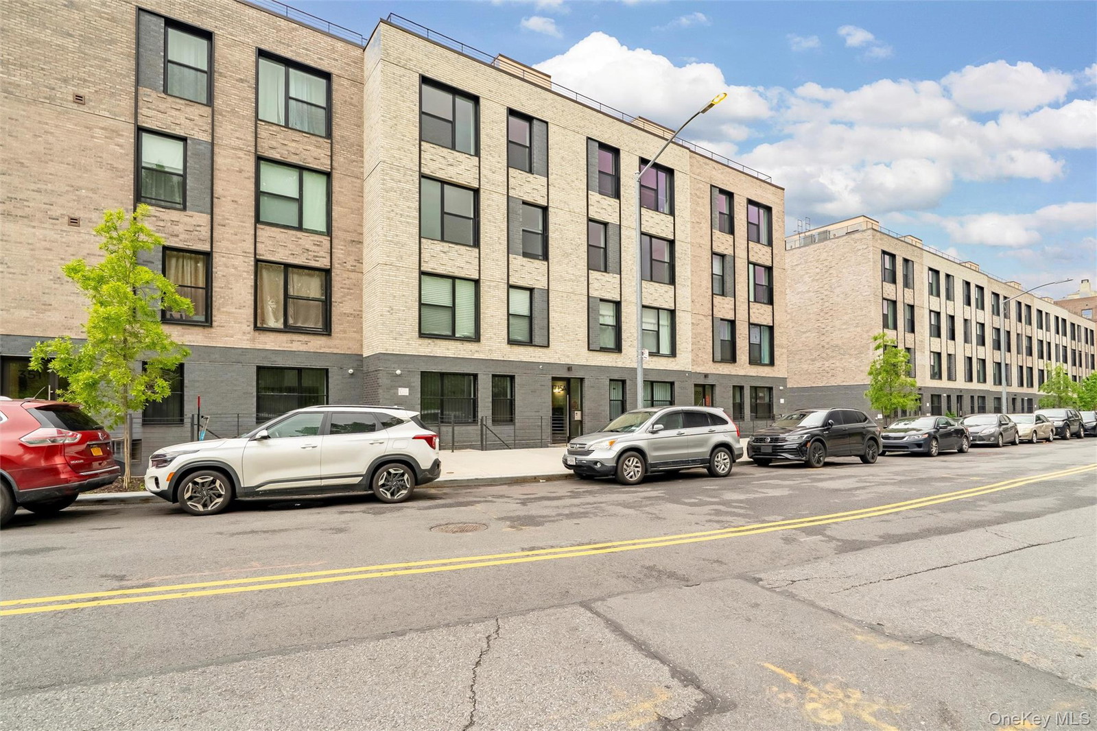 351 Bronx River Ave Unit 3A