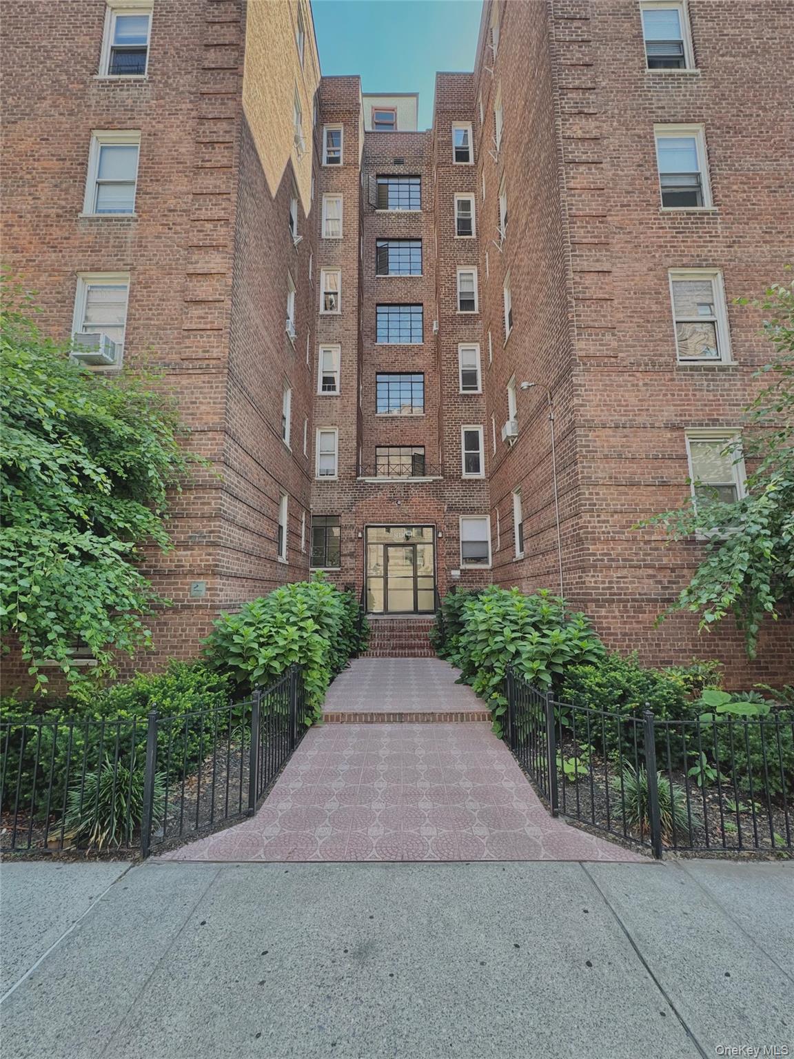 2090 Barnes Ave Unit 3G