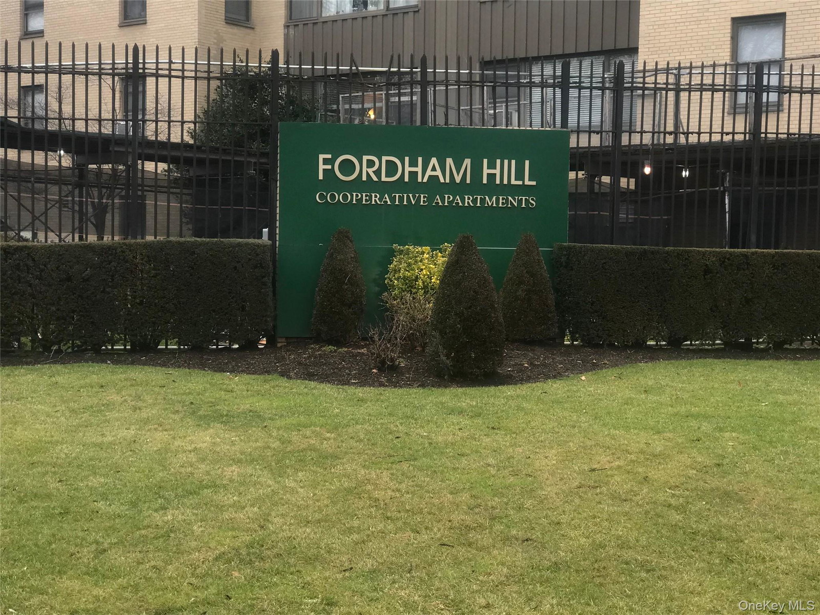 8 Fordham Hill Oval Unit 6B