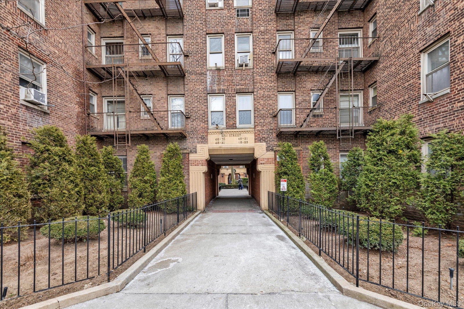 4835 43rd St Unit 4C