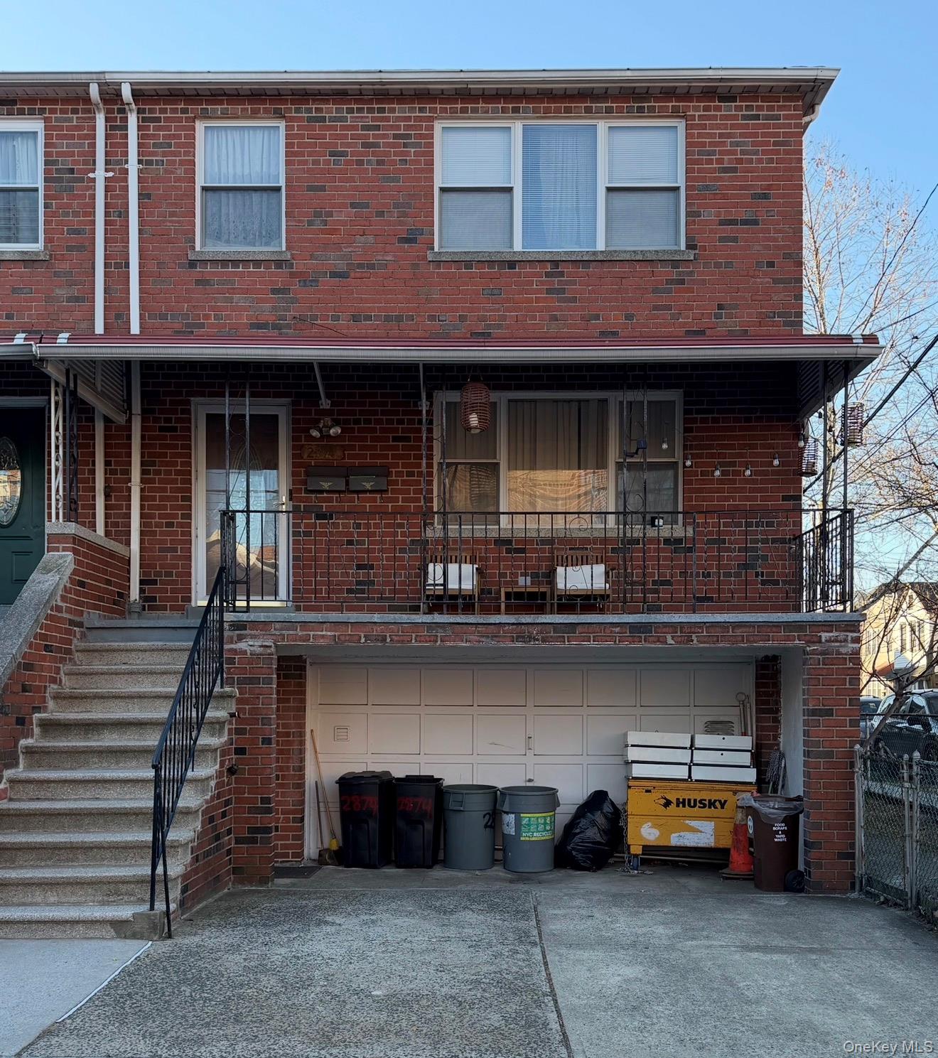 2874 Roberts Ave