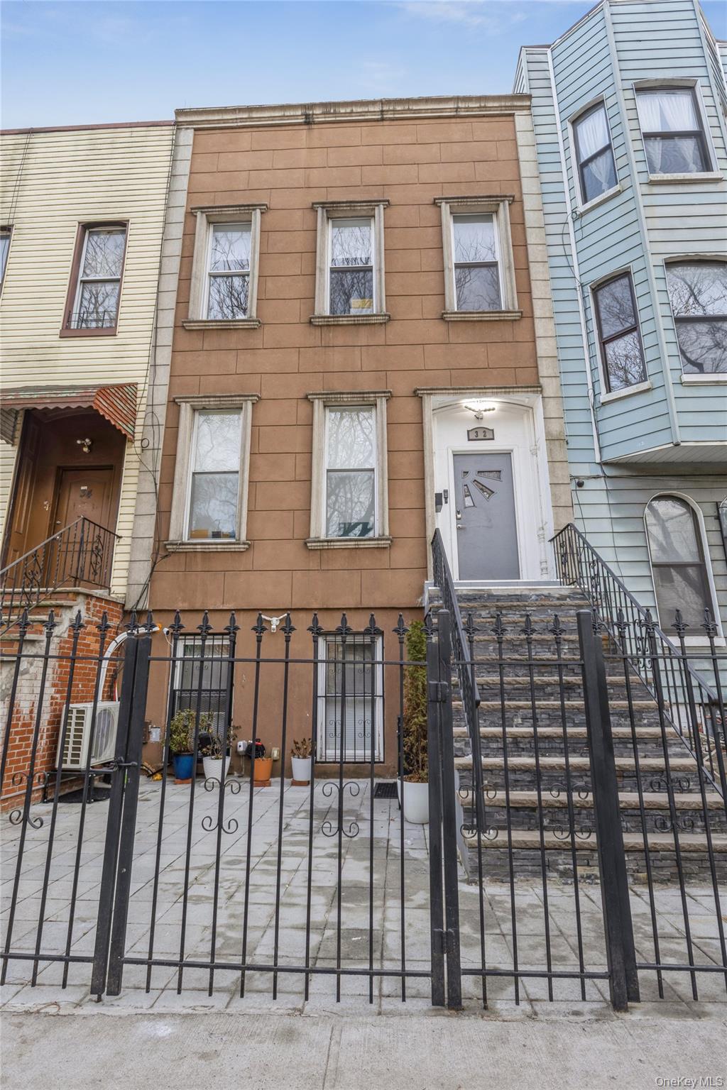 32 Covert St