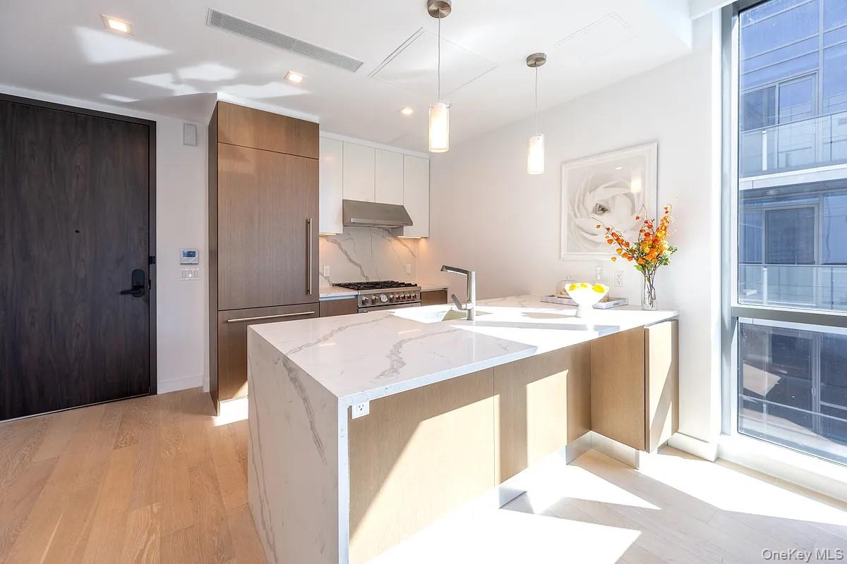 3366 Farrington St Unit 8H