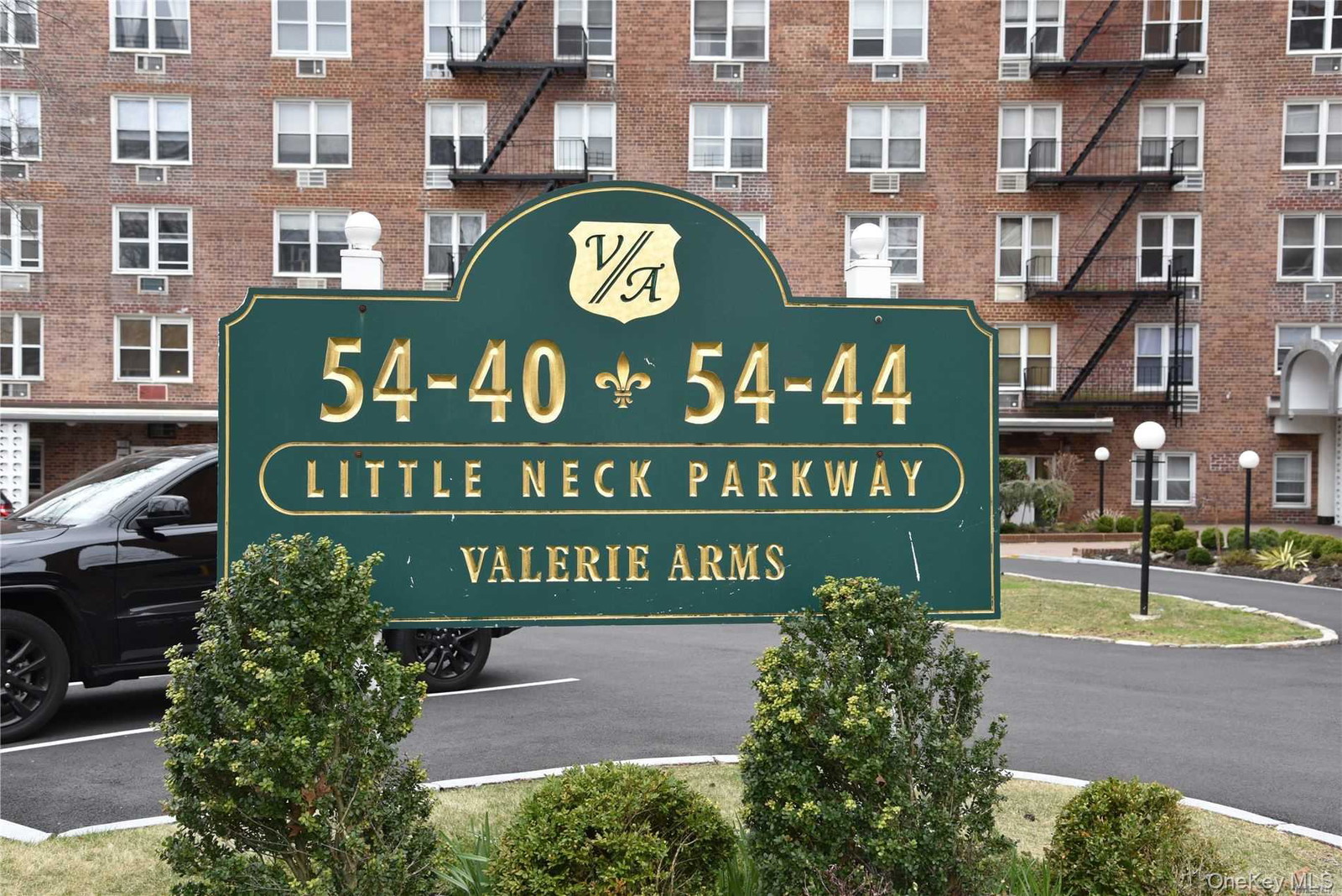 5444 Little Neck Pkwy Unit 2D