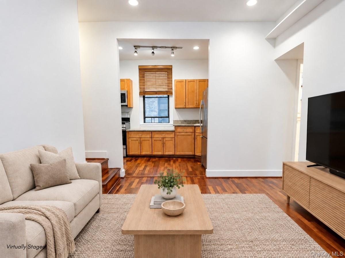 2128 35th St Unit 1G