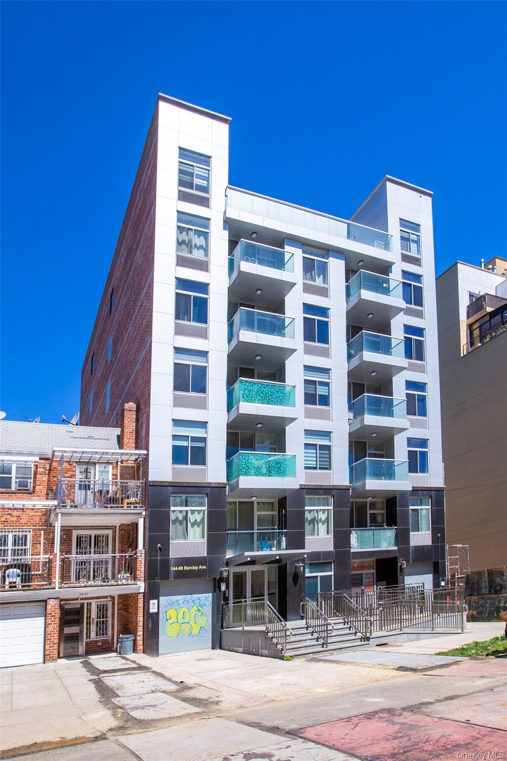 14469 Barclay Ave Unit 4A