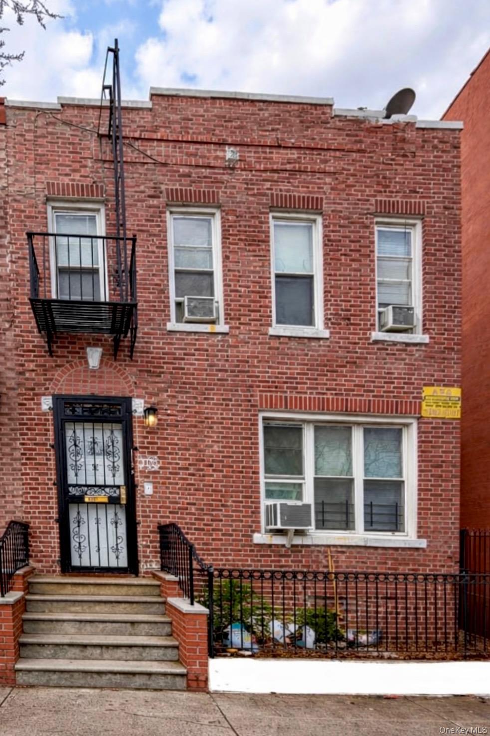 1139 Noble Ave
