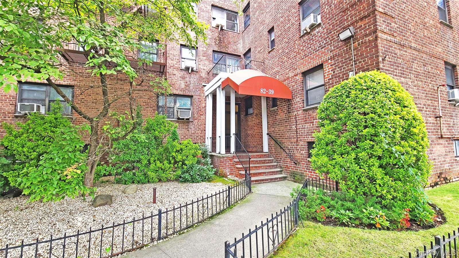 8239 134th St Unit 1H