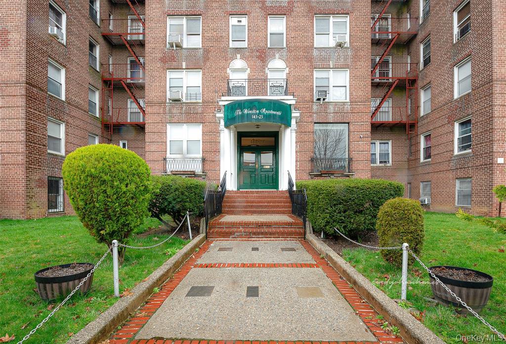14325 84th Dr Unit 2E