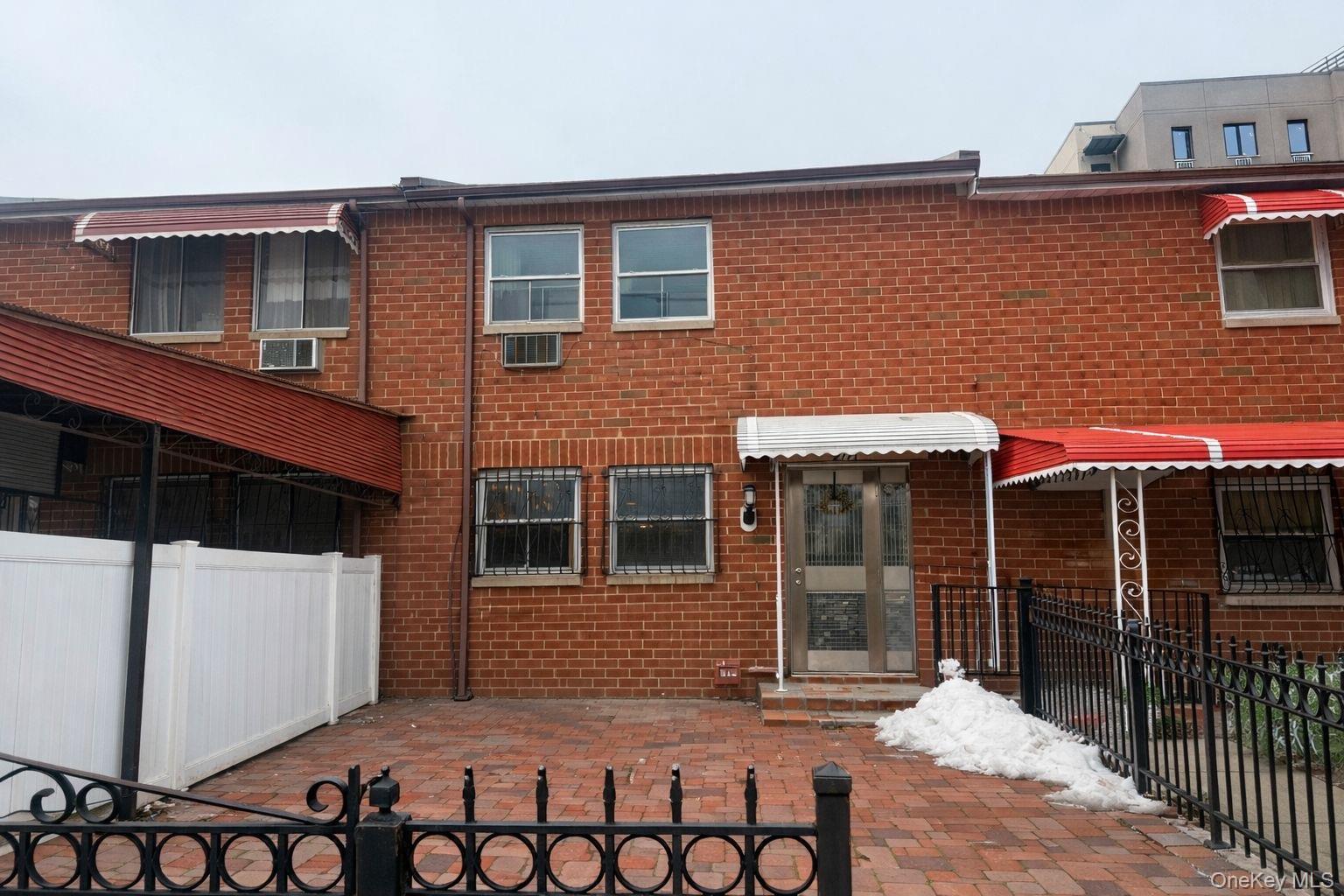 2171 Arthur Ave