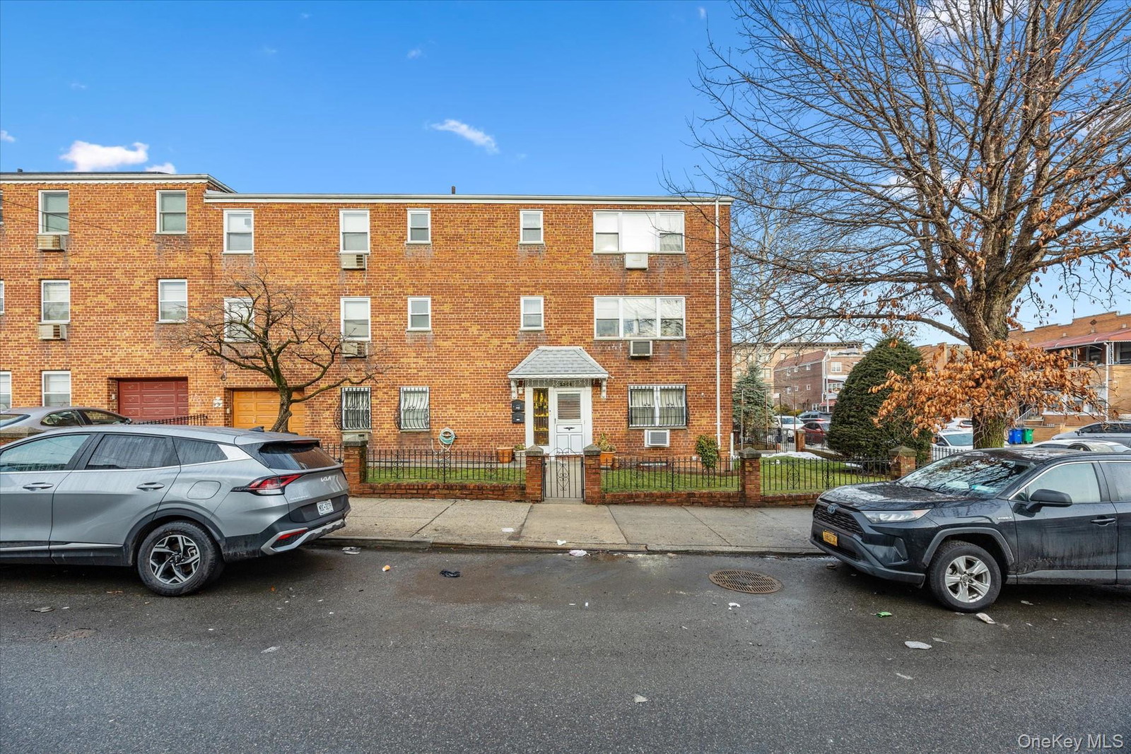 2504 42nd St