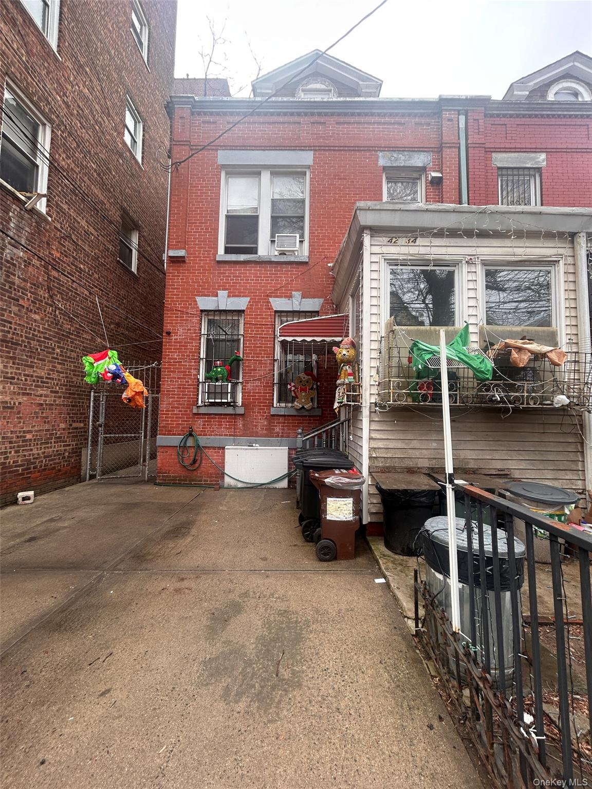 4234 Ithaca St
