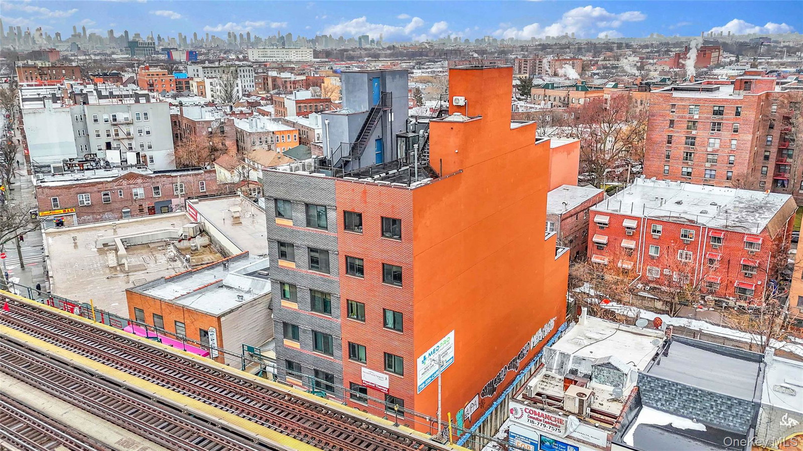 6527 Roosevelt Ave