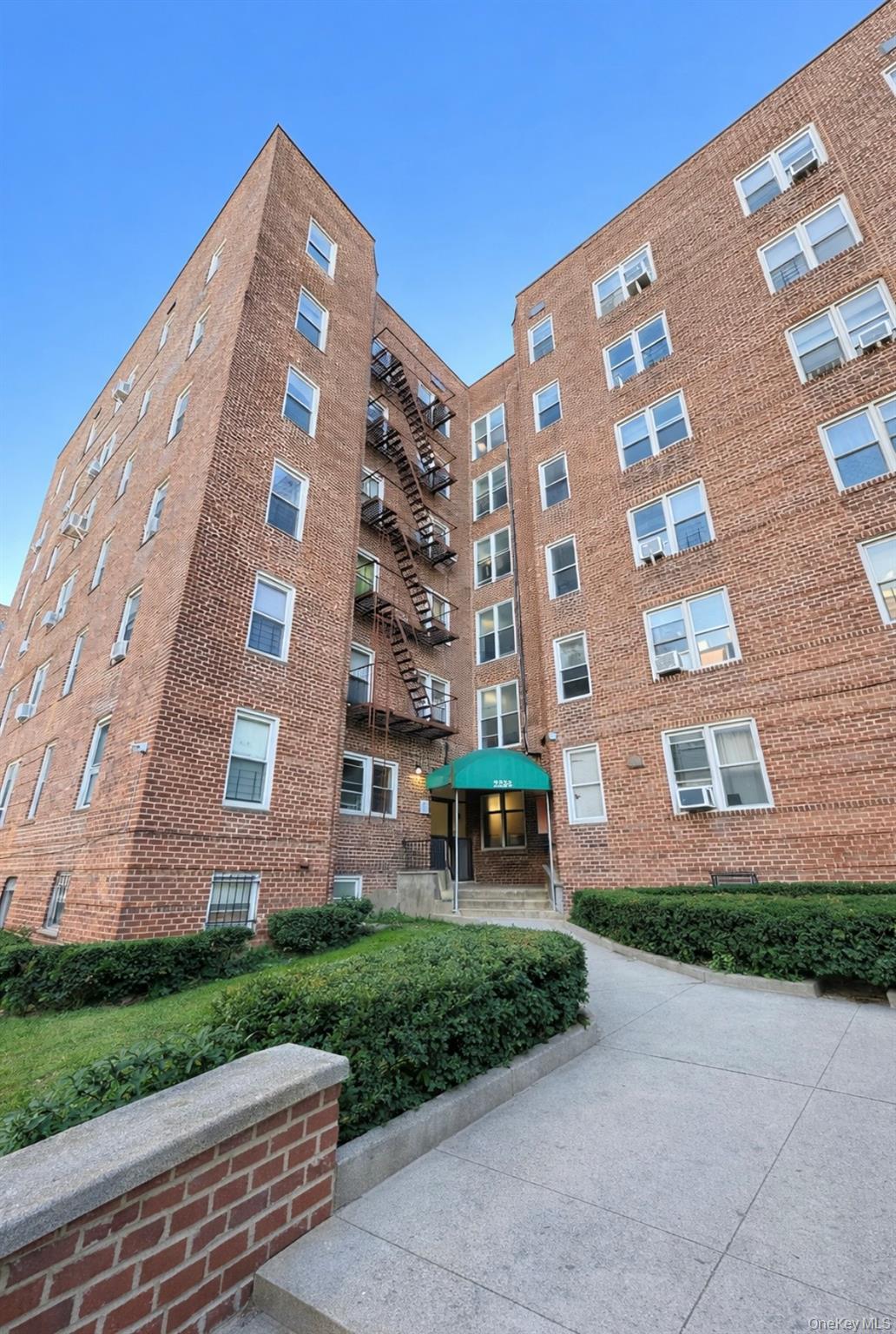 2255 Cruger Ave Unit 1B