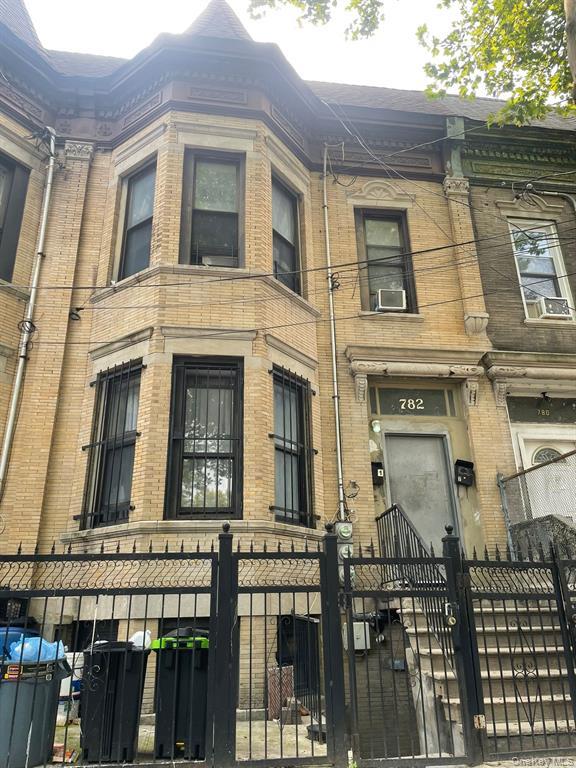 782 Cauldwell Ave