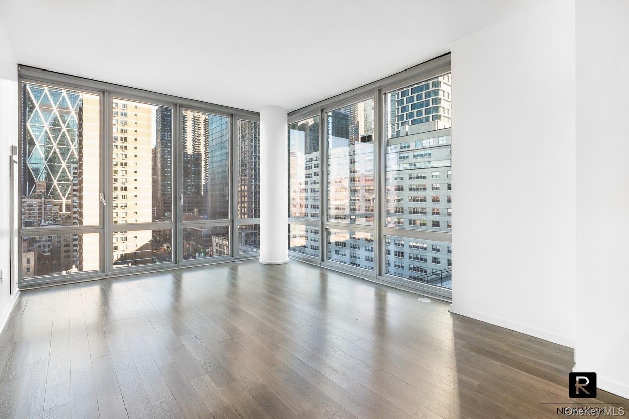 310 West 52nd Street Unit 14-J