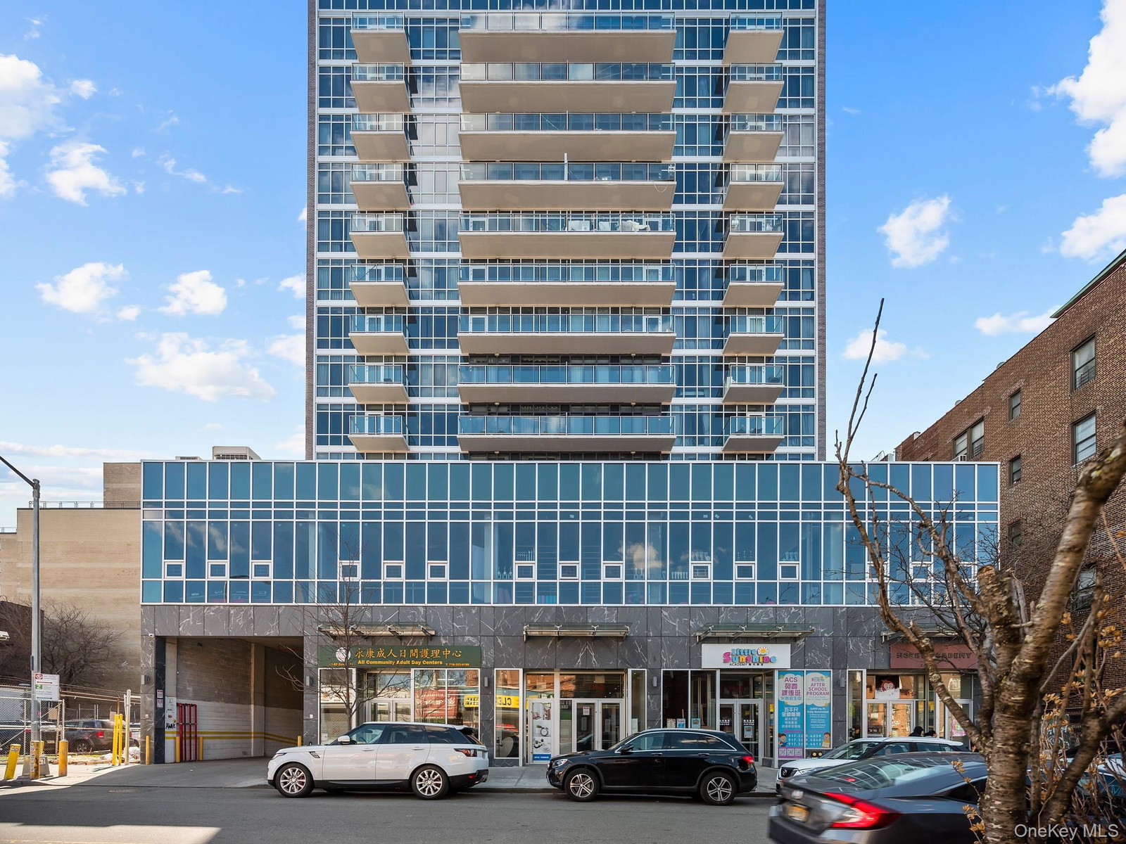 4162 Bowne St Unit 5A