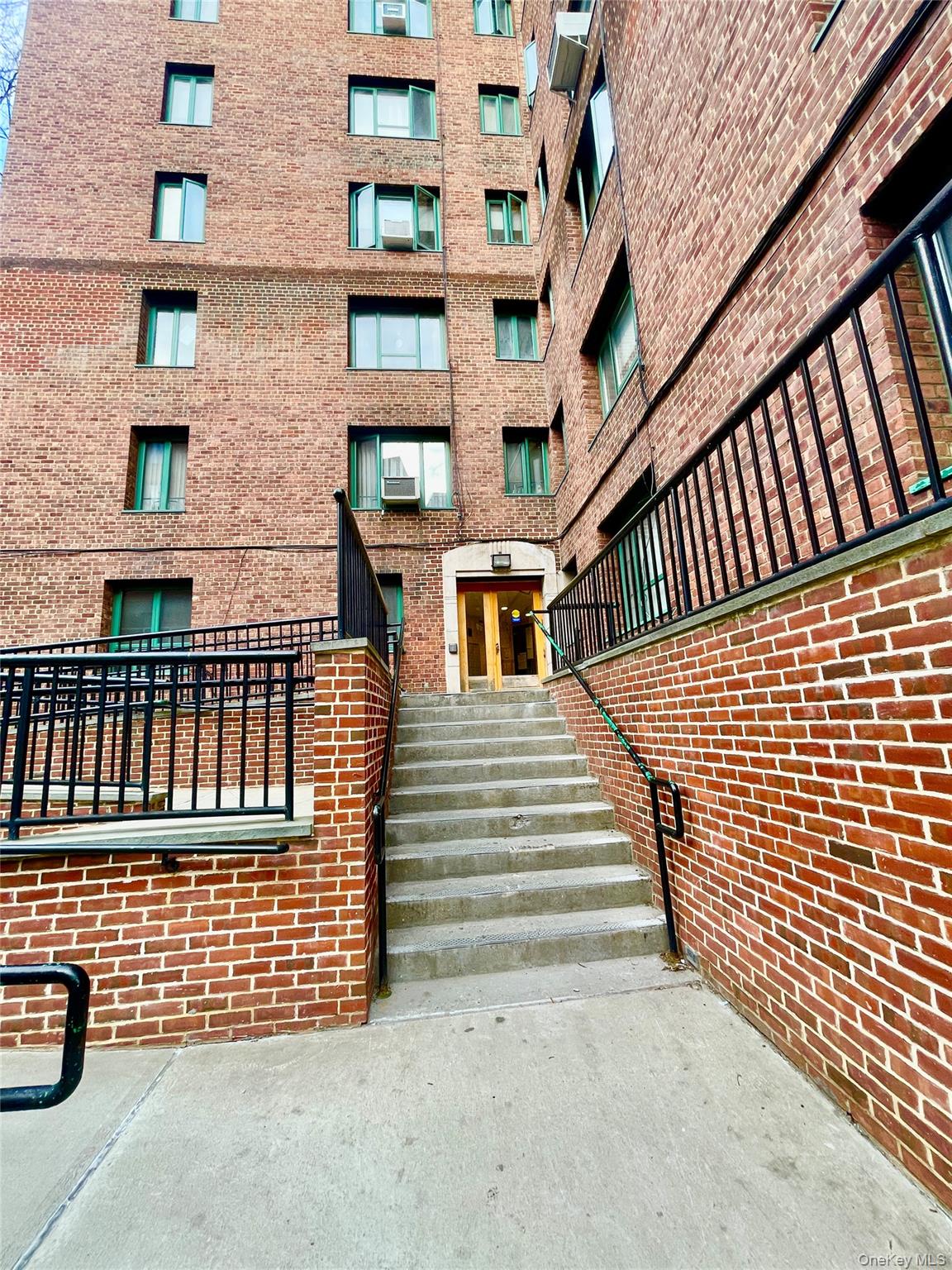 1594 Metropolitan Ave Unit Td