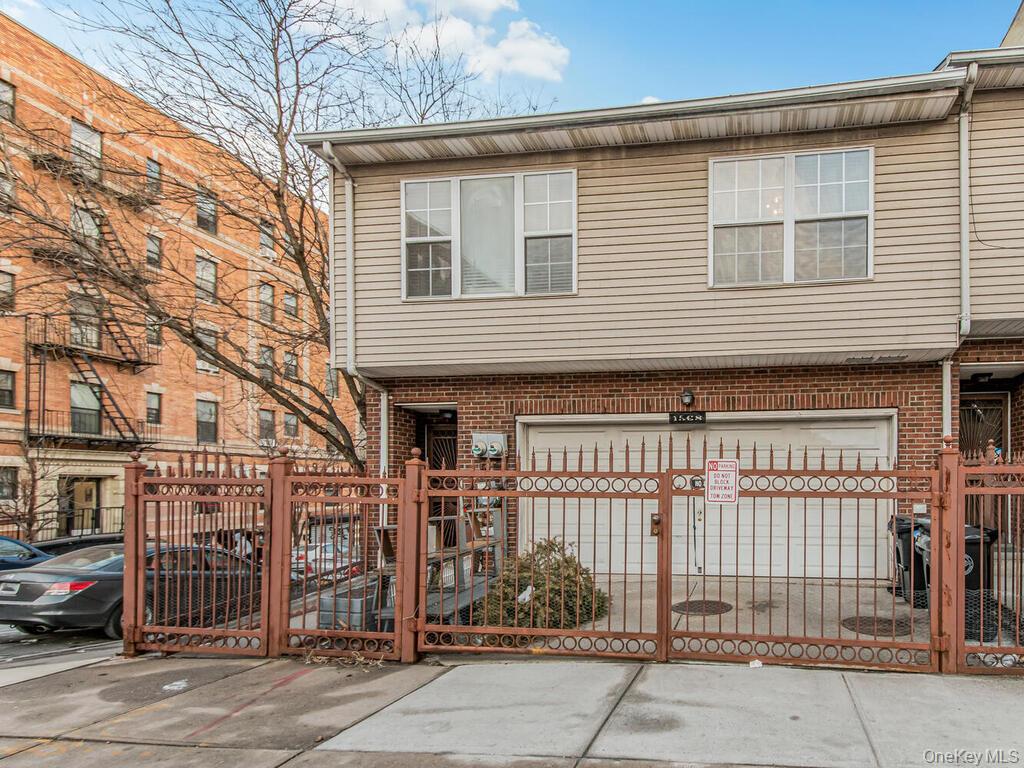 1568 Bryant Ave