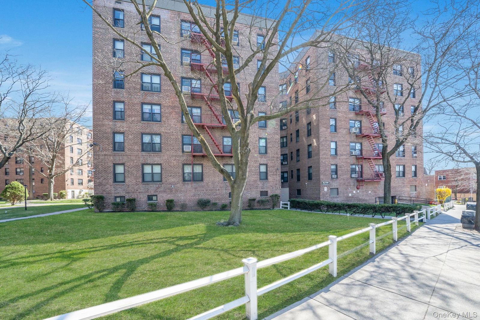 8385 Woodhaven Blvd Unit 3L