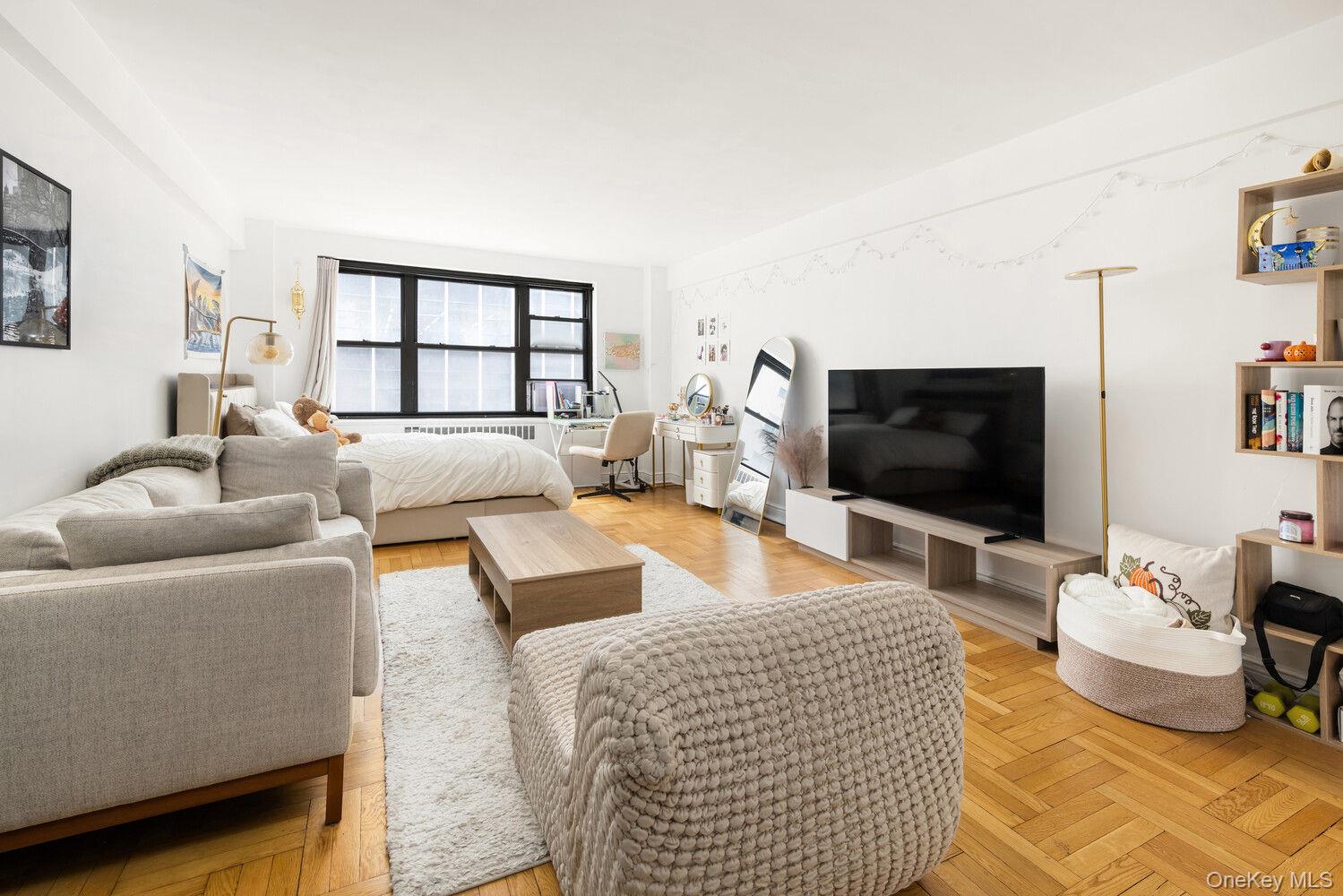 135 E 54th Street Unit 3C