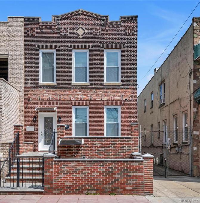 605 Sheffield Ave