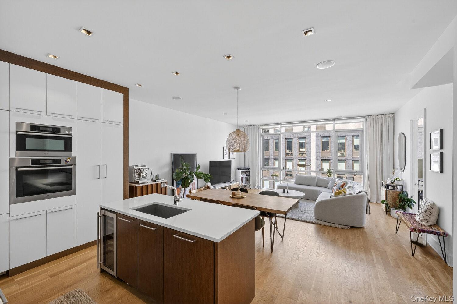 122 Newton St Unit Ph