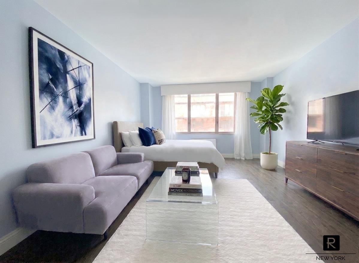350 West 50th Street Unit 4-Rr